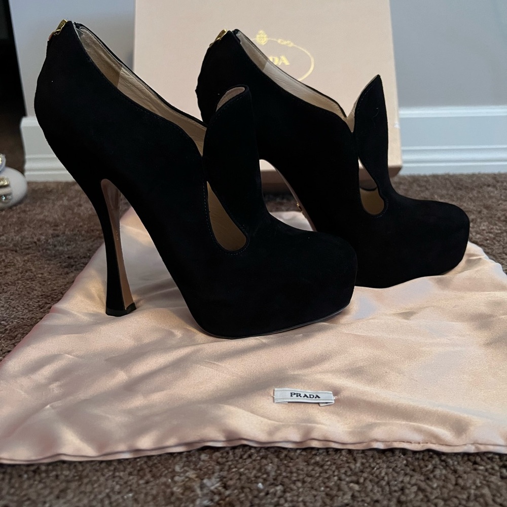 Prada heels - Picture 4 of 8